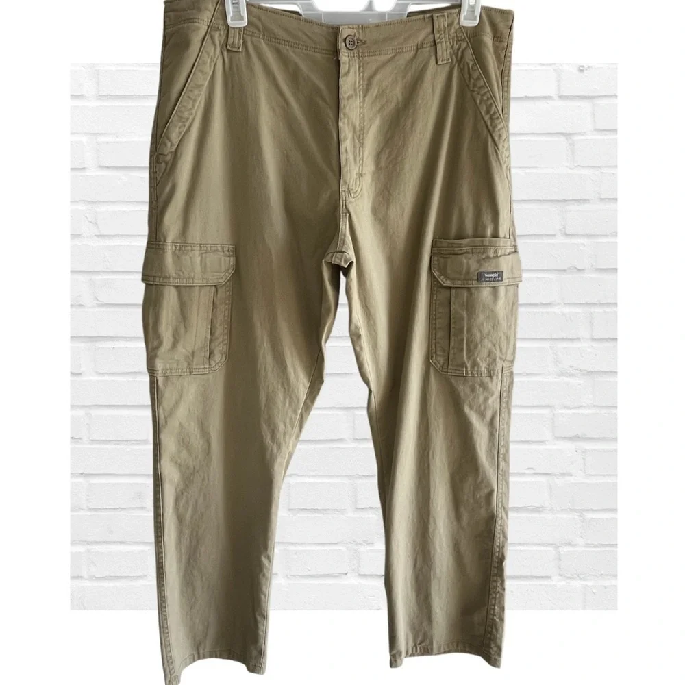Wrangler Flex Fit Relaxed Fit Men's Khaki Cargo Pants 38 X 30 Stretch Comfort